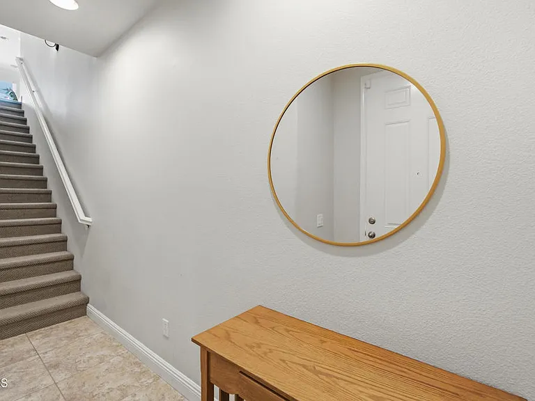 3146 N Ventura Rd — Photo 4
