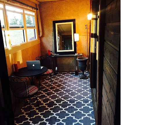 Great fully enclosed patio