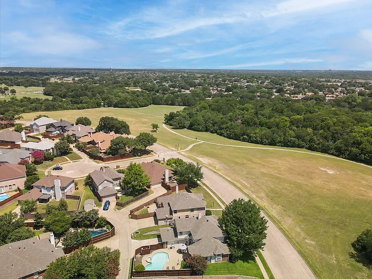7309 Springfield Dr — Photo 43