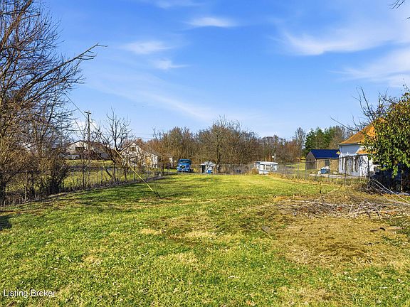 5th image of 2858 Hillspring Rd