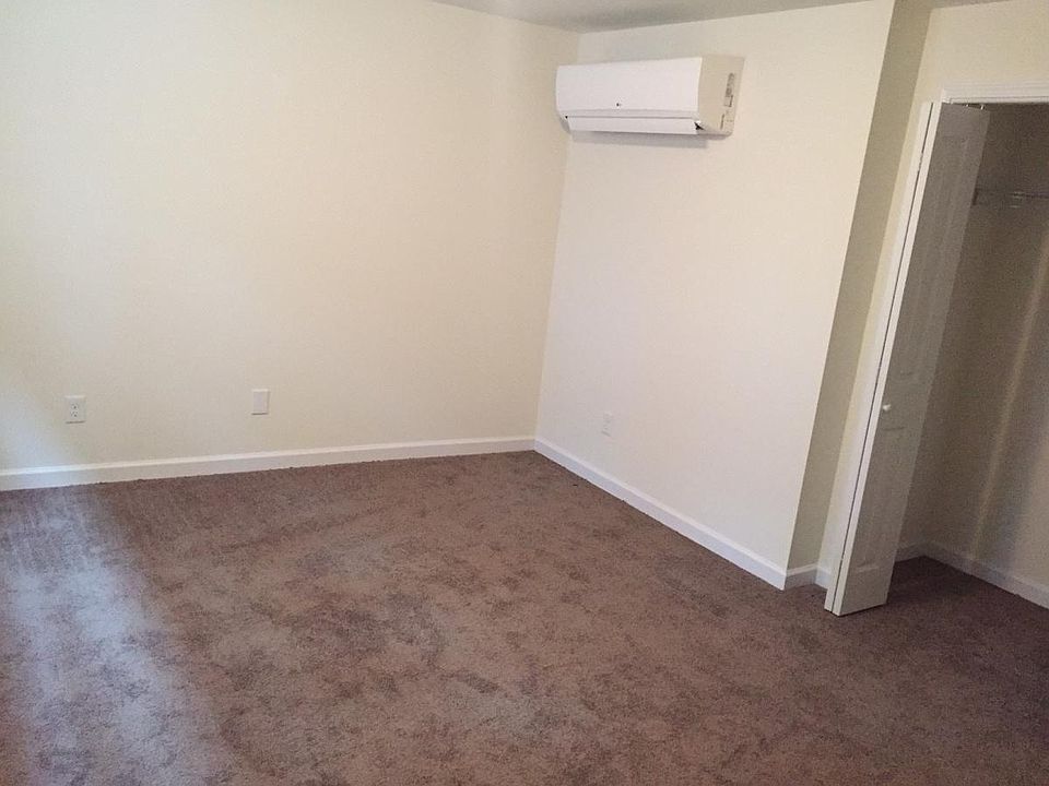 2nd image of 2203 Mov In Spec 52 S Pearl St #2203