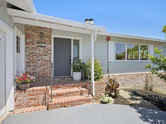 2nd image of 117 Longfellow Road