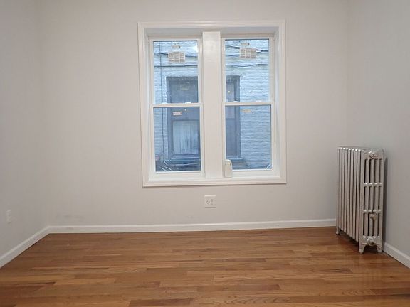 2nd image of 489 Montgomery St APT 1R