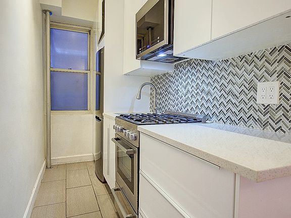 5th image of 67-66 108th St Unit C4