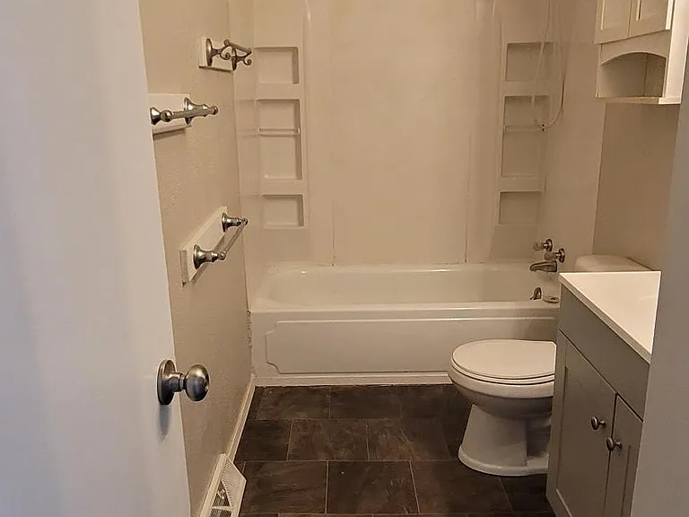 133 Highlander Dr #B — Photo 5