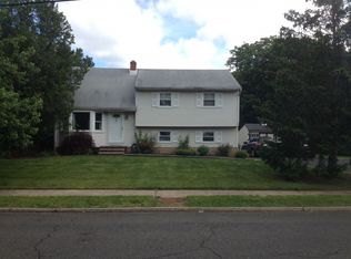 6 Bartle Rd, Somerset, NJ 08873