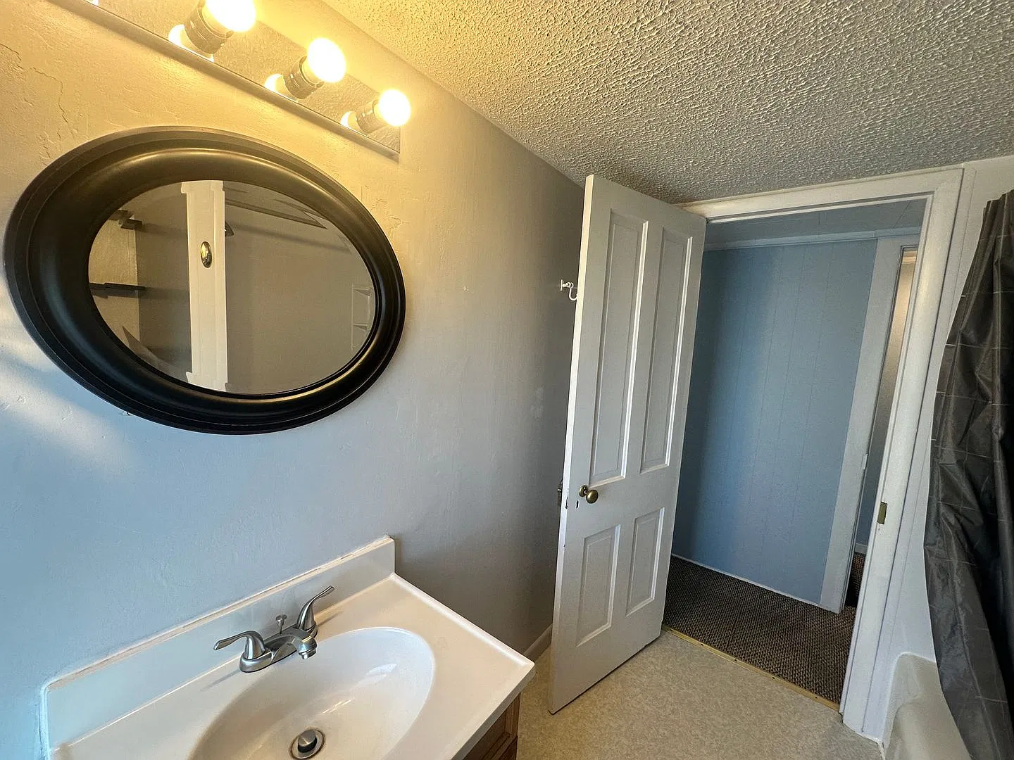 537 South 6th Street — Photo 2