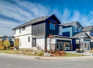 128 E Quartz Cres, Cochrane, AB T4C 3C2