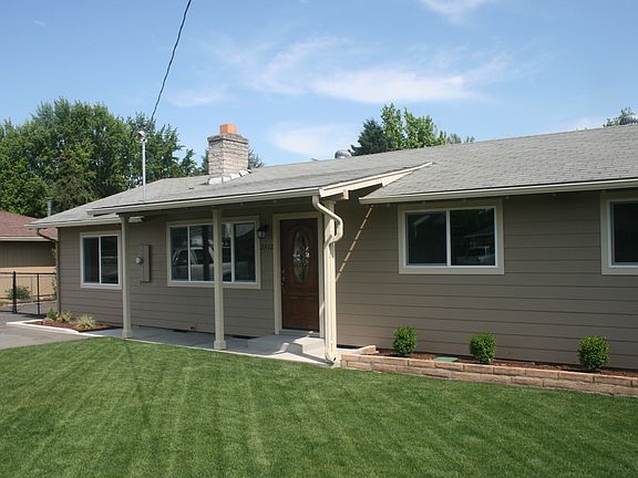 3rd image of 2512 Thorn Oak Dr