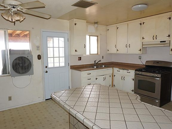 3rd image of 27758 Linda Vista Ave