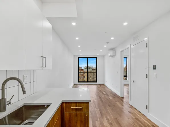 2120 Fulton Street 2F image 1 of 8
