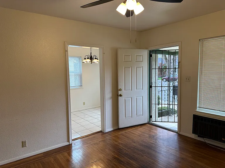 1811 Commercial Way #A — Photo 20