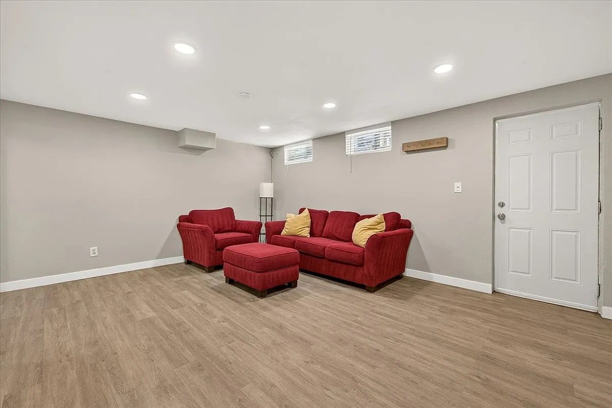 1736 King Street, Unit B — Photo 2