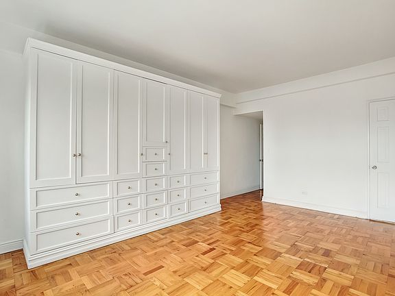 5th image of 20 Beekman Pl APT 10B