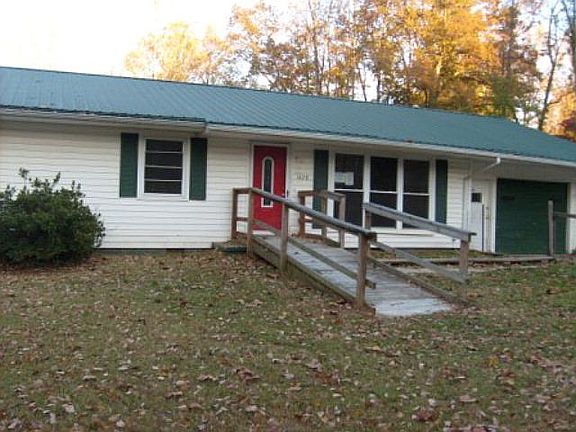 Front of house day of closing.