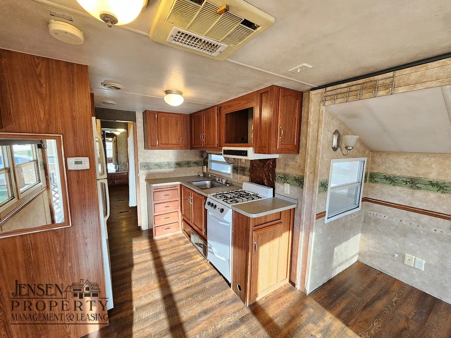 One Bedroom Modular for Rent - Pet Friendly!! — Photo 4