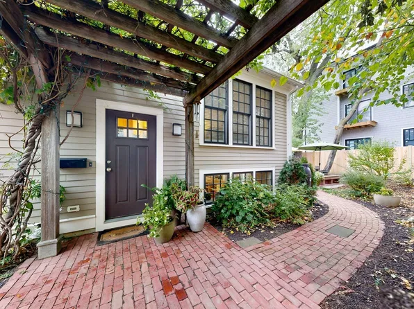 18 Hazel St Unit 18, Cambridge, MA 02138