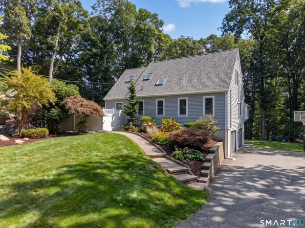 6 Nutmeg Circle, Old Saybrook, CT 06475