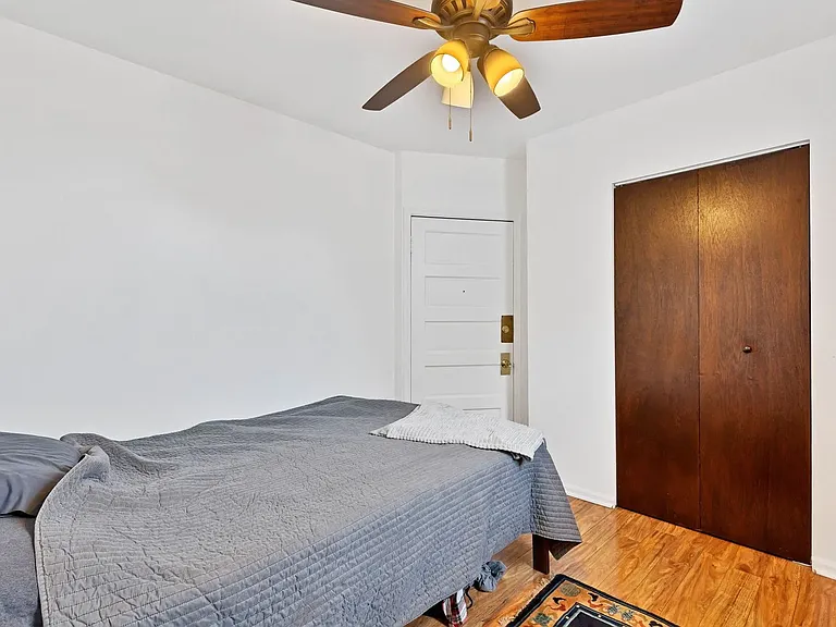 1746 W School St #2E — Photo 10