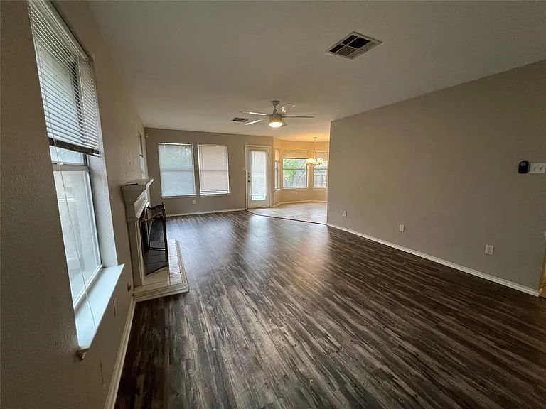 1156 Tetbury Ln — Photo 5