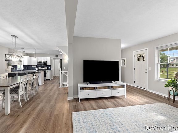 5th image of 7769 Berrybrook Ct SE