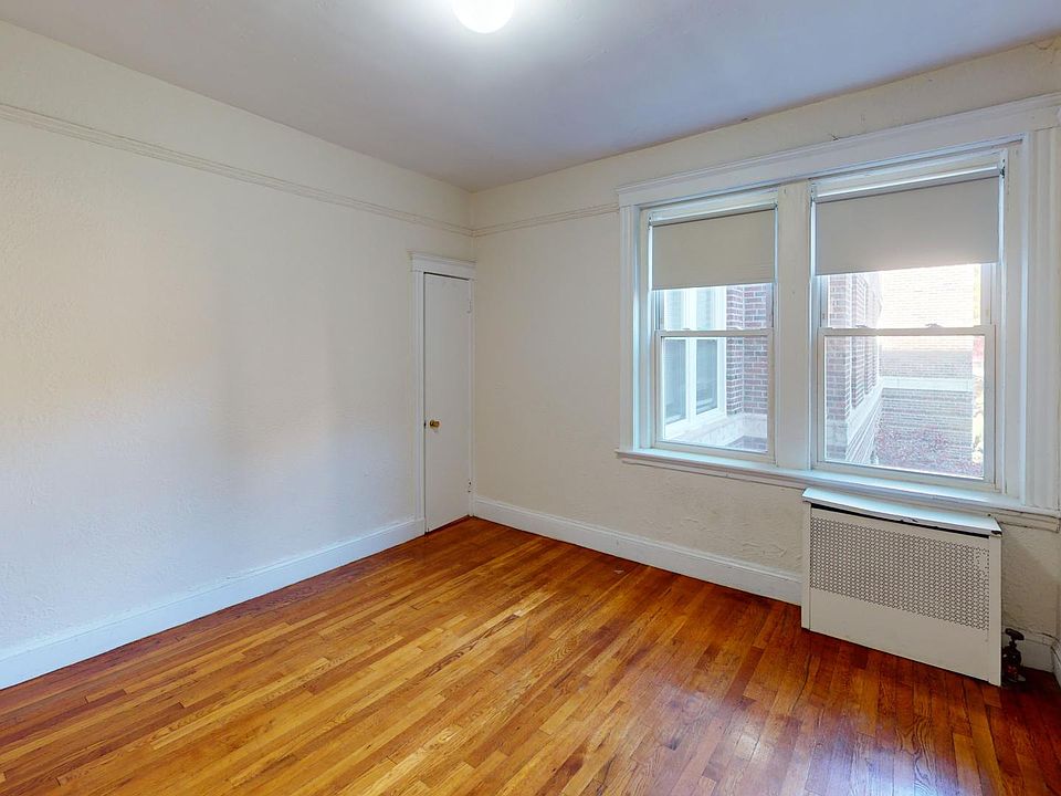 1st image of 70 Chiswick Rd APT 14
