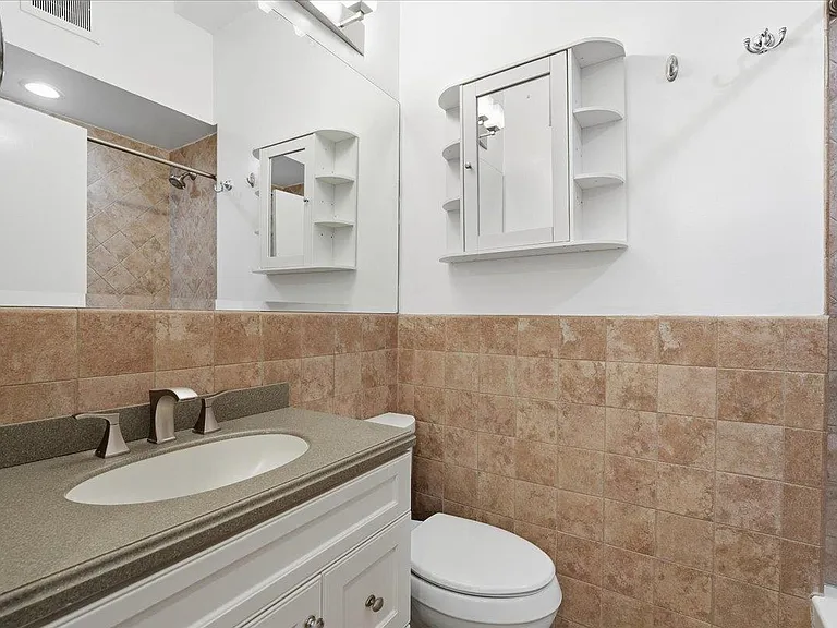 941 Garden St #1 — Photo 4