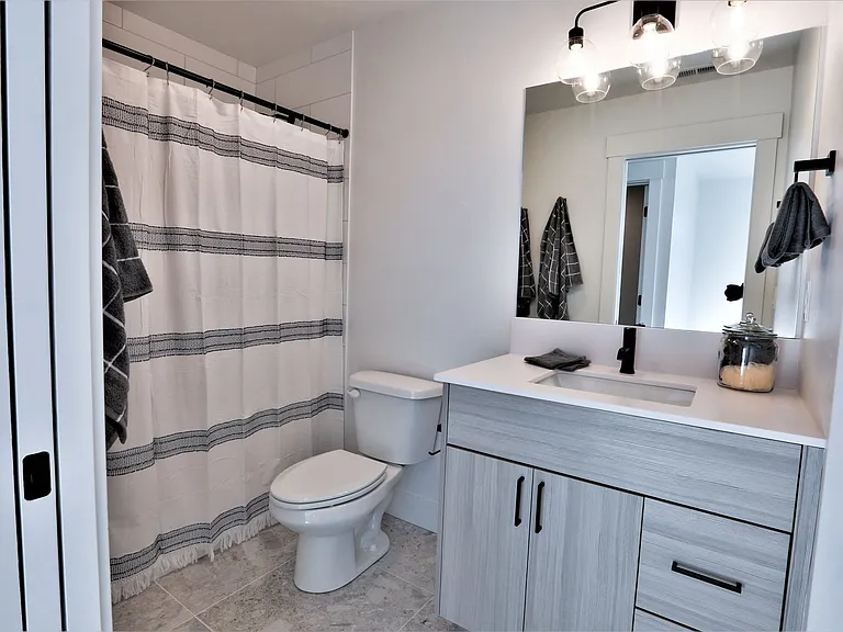 Carlsbad Crossing Townhomes - Attached Garage! — Photo 32