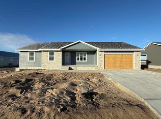 103 Revere Cir, Lexington, NE 68850