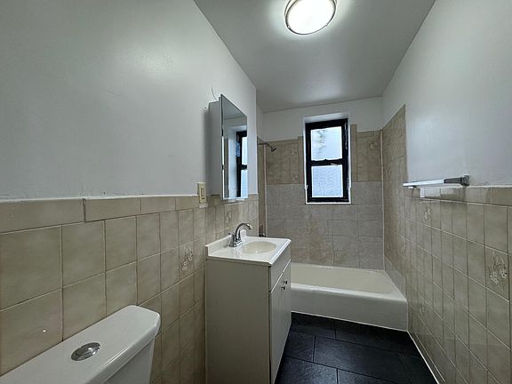 5th image of 168 Clinton Ave #8E