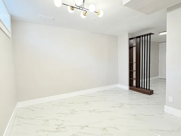 901 Woodsdale Ave — Photo 29