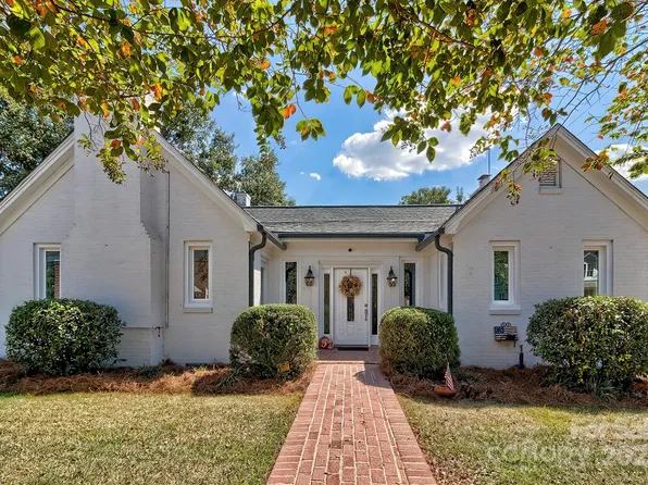 207 W Richland St, Kershaw, SC 29067
