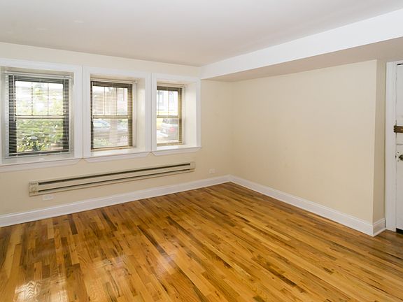 5th image of 1347 N Dearborn St APT 100