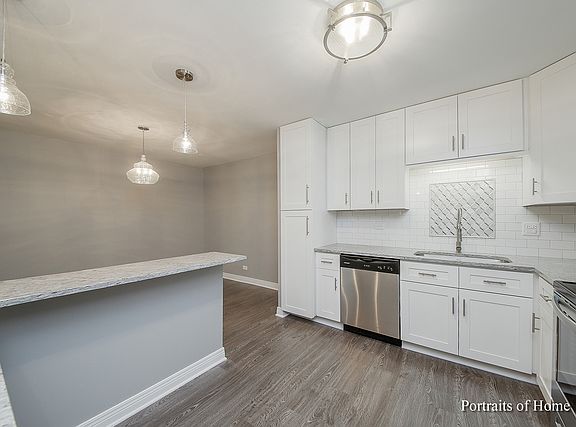 3rd image of 120 Lakeview Dr APT 111