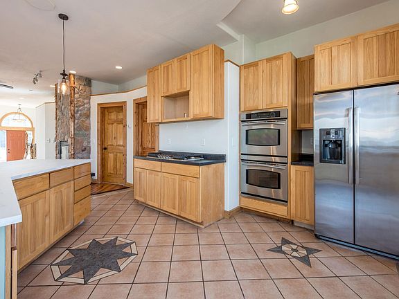 5th image of 130 Hintzen St