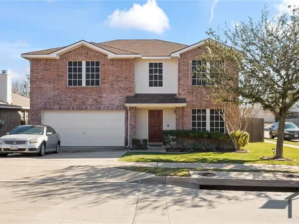 9400 Goldenview Dr, Fort Worth, TX 76244