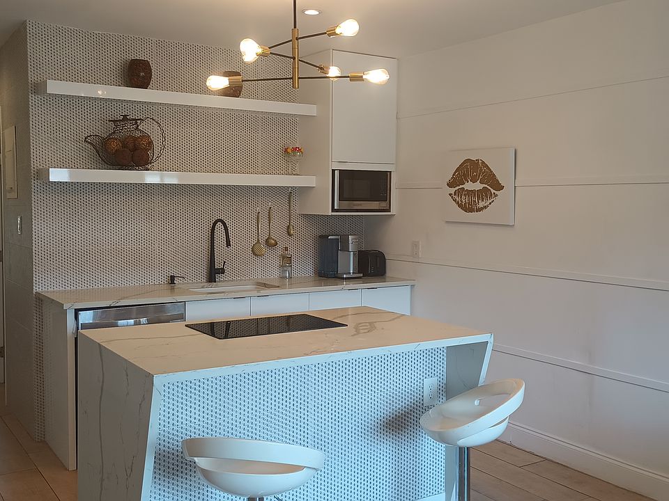 1st image of 2040 NE 56th St