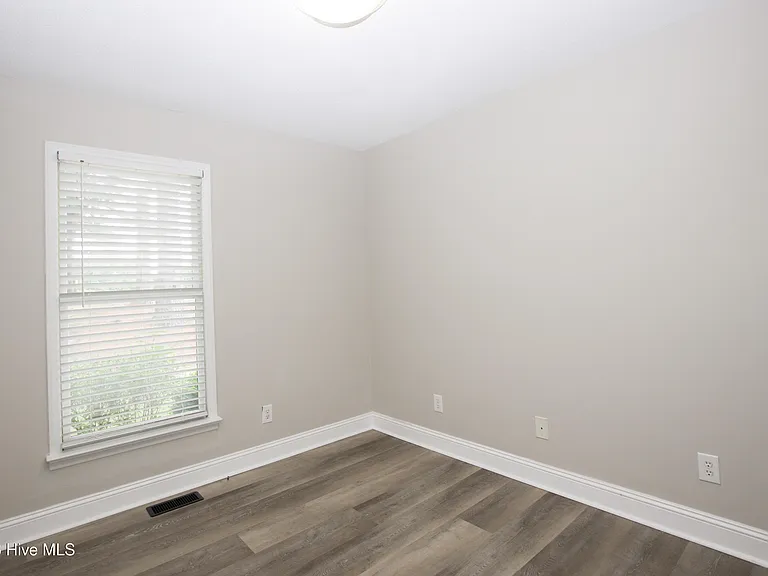201 Sarason Pl — Photo 22