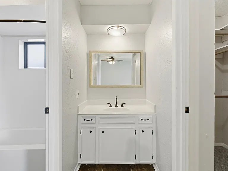 3721 Avenue R — Photo 29