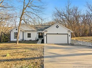 22 Navajo Rd, Lake Ozark, MO 65049