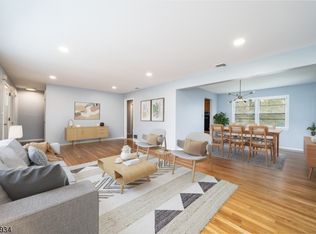 32 Meadowbrook Ln, Cedar Grove, NJ 07009