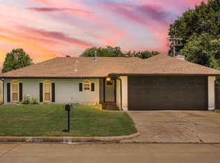 1804 Glenwood Dr, Moore, OK 73160