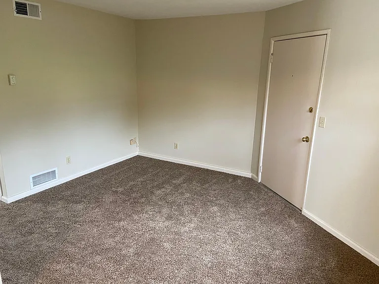 4545 NW Greystone Ct — Photo 4