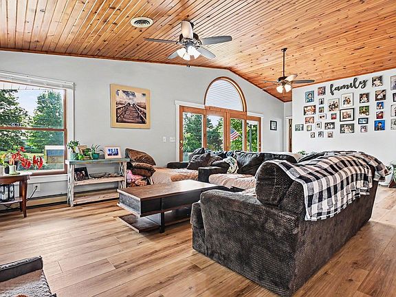 4th image of 518 Sunset Ln