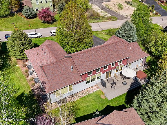 5th image of 302 Silver Mountain Dr