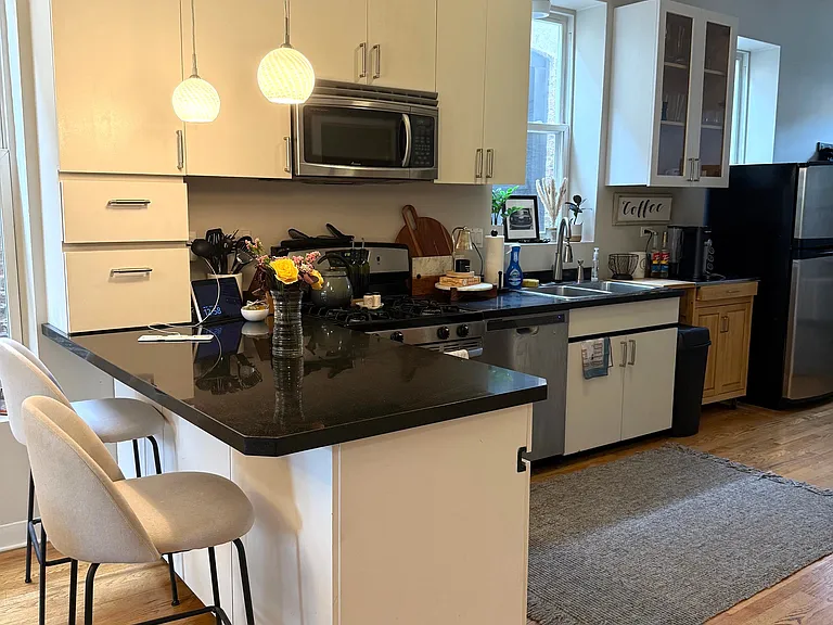 1218 N Damen Ave #2 — Photo 6