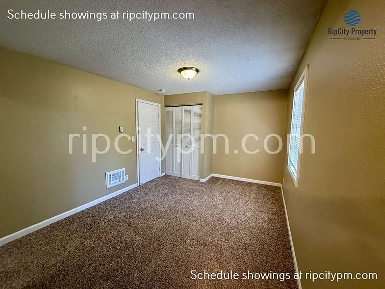 17500 E Burnside St — Photo 17