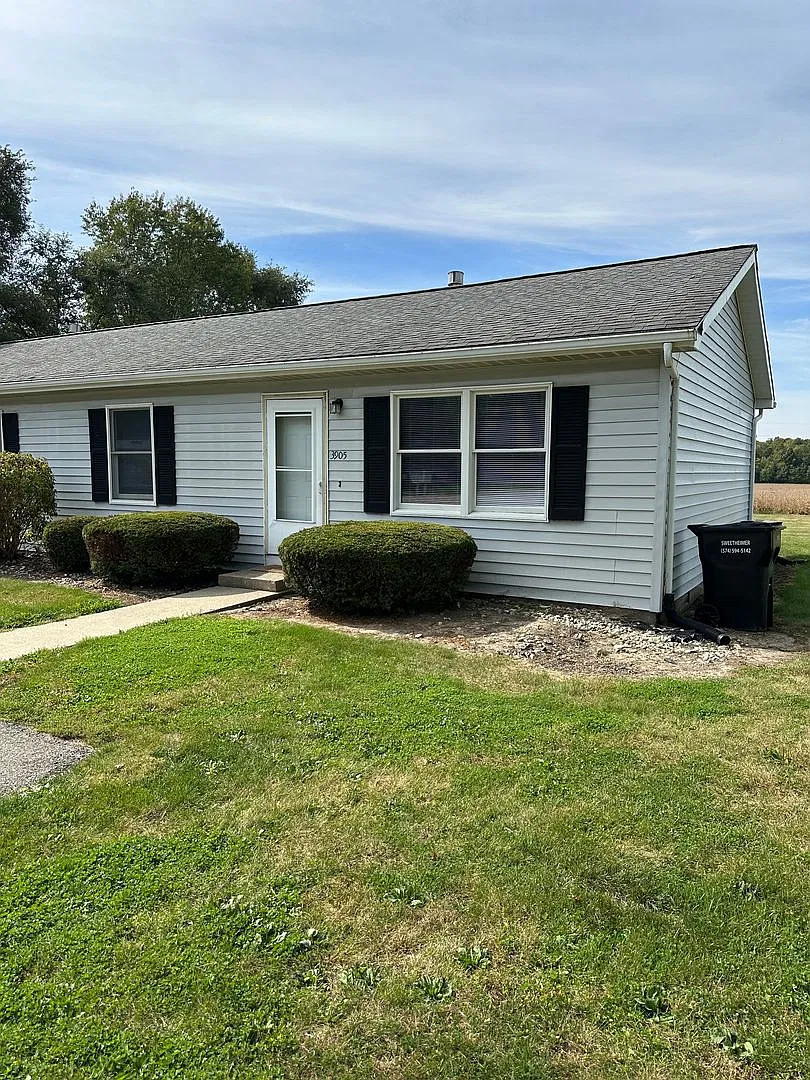 3895 & 3905 N. Meadow Ridge Drive — Photo 1