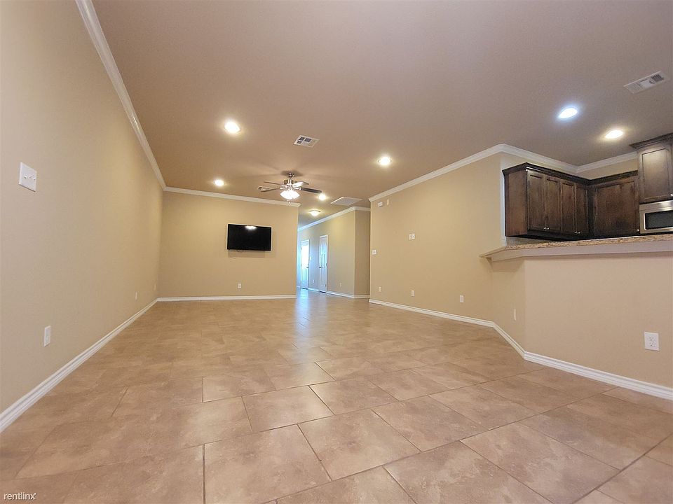 4 - Living Room 2