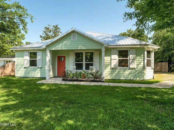 528 Old Spanish Trl, Bay Saint Louis, MS 39520